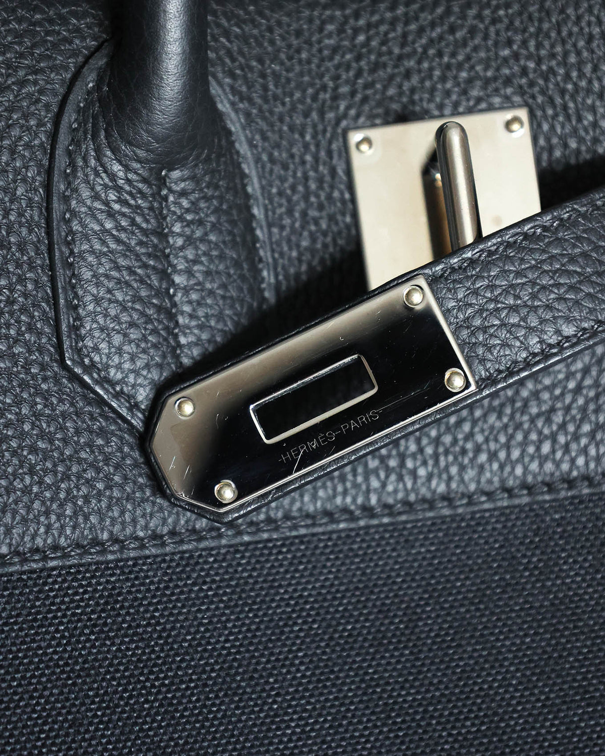 Hermès HAC 40 black toile canvas texture detail
