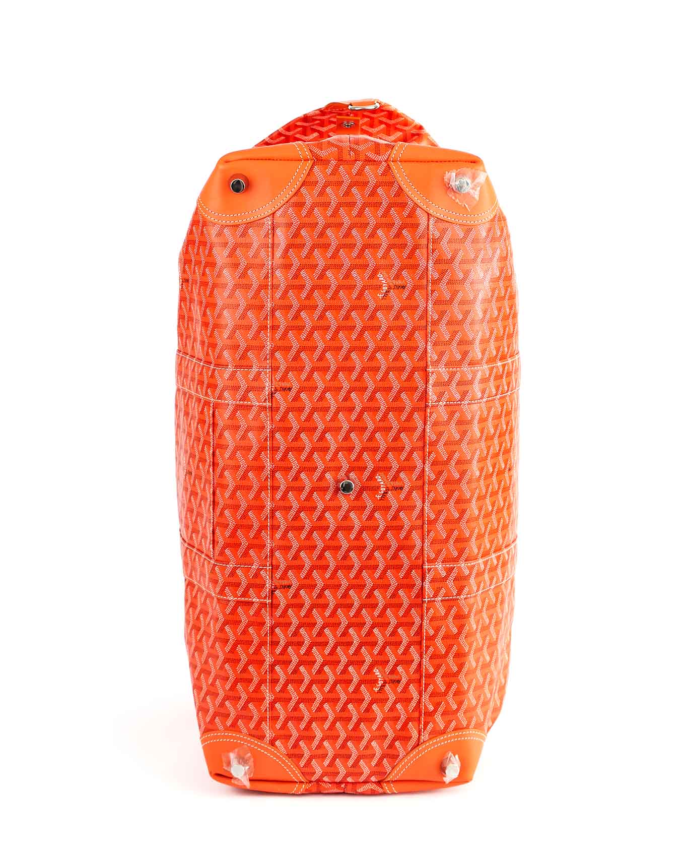 Goyard Orange Goyardine Boeing 55 Duffle Bag | ELUXE STORE Elegance du luxe
Year and Stamp:
2025 /
Color:
Orange Goyardine
Hardware:
Silver
Leather or Material:
Canvas and Leather
Condition:
New, never used, has slight imperfections from storage at two corners.
Dimensions:
55 x 32 x 25cm
Packaging:
Stickers, Dustbag, and Lock and Keys