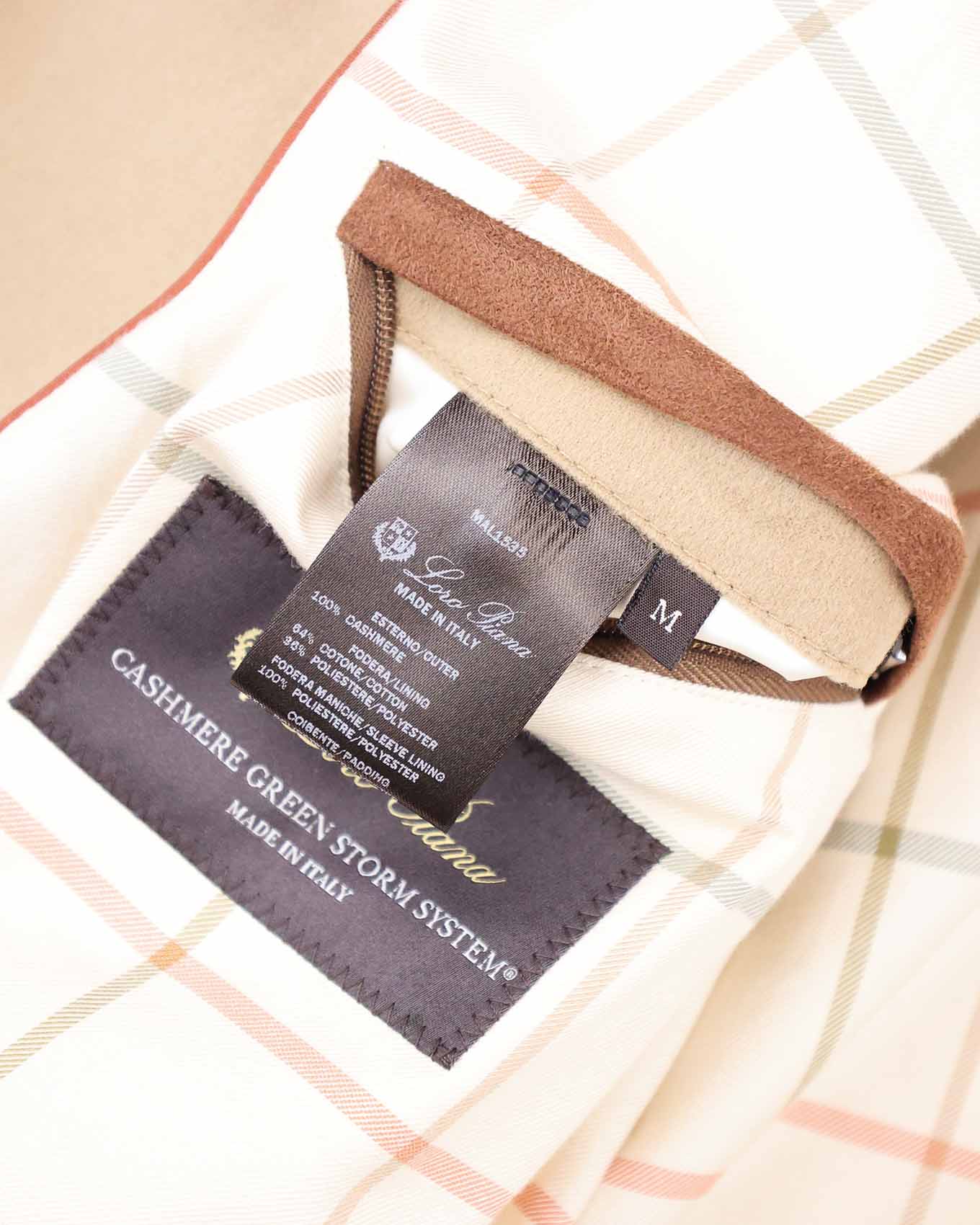 Loro Piana Norton Cashmere Green Storm System Coat | ELUXE STORE Elegance du luxe
Brand: Loro Piana
Size: M
Collection and Year: Fall Winter 2024
Condition: New, never used