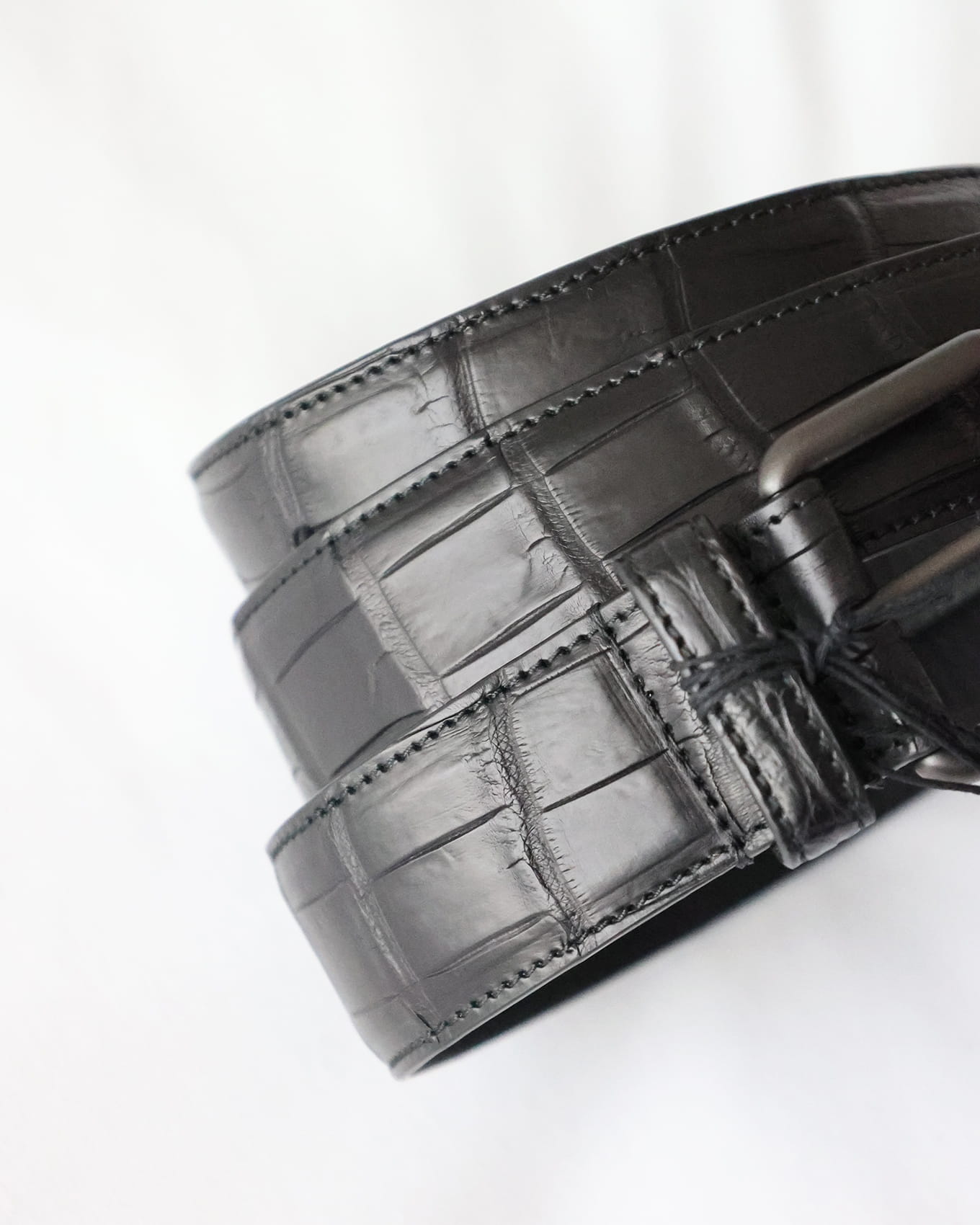 Bottega Veneta Mens Matte Black Crocodile Skin Belt
