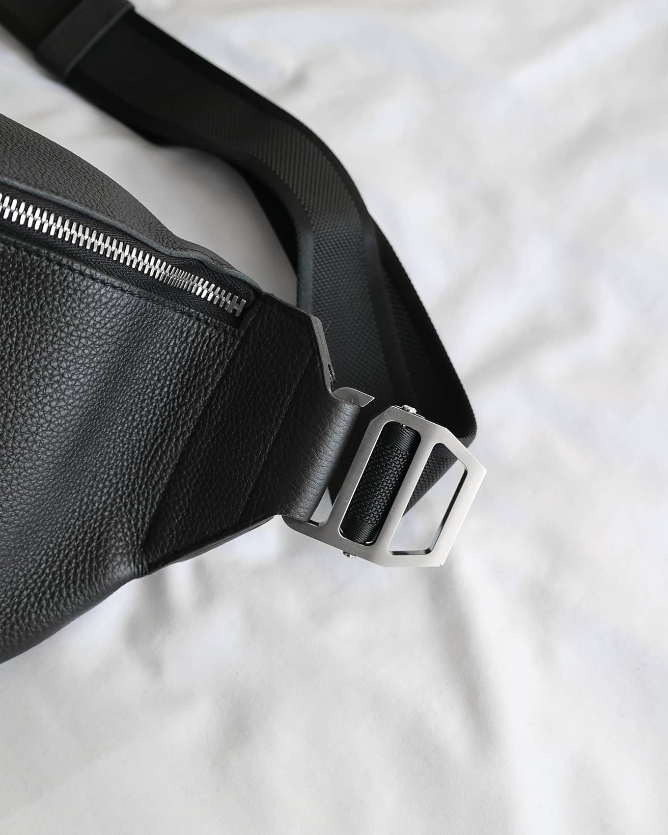 Hermès Mens 2020 Runway Black Togo Cityslide Waistbag GM | ELUXE STORE | Shop pre-loved Hermes