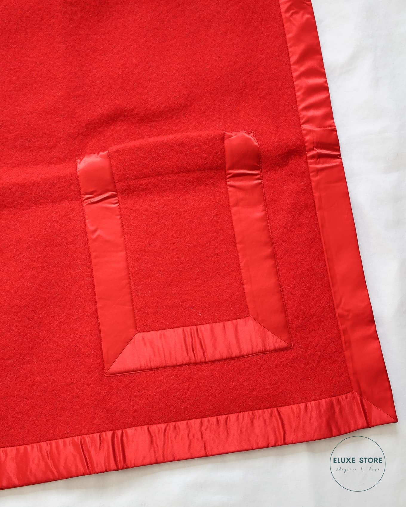 Old Céline by Phoebe Philo 2018 Red Wool Pocket Patch Cape | ELUXE STORE