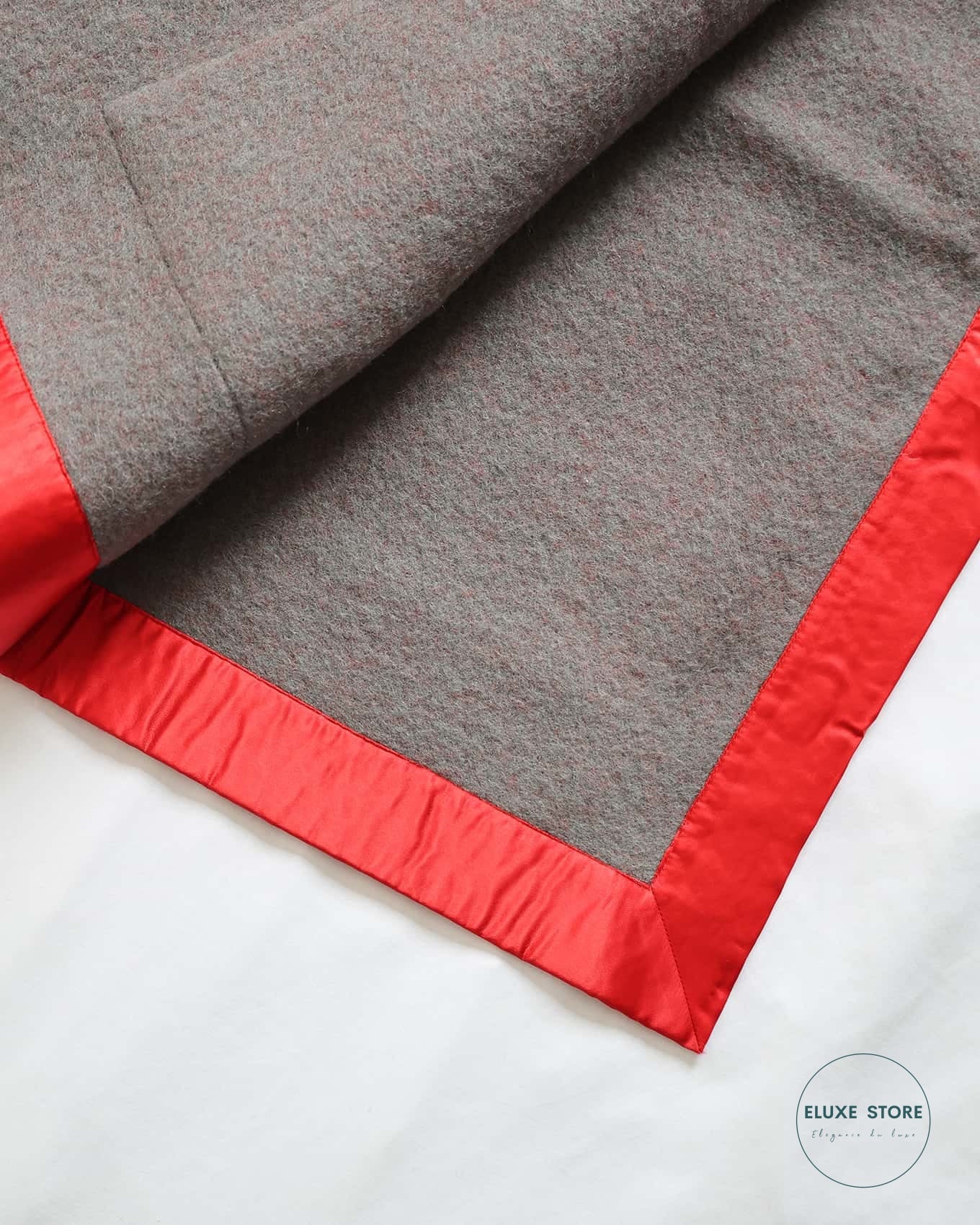 Old Céline by Phoebe Philo 2018 Red Wool Pocket Patch Cape | ELUXE STORE