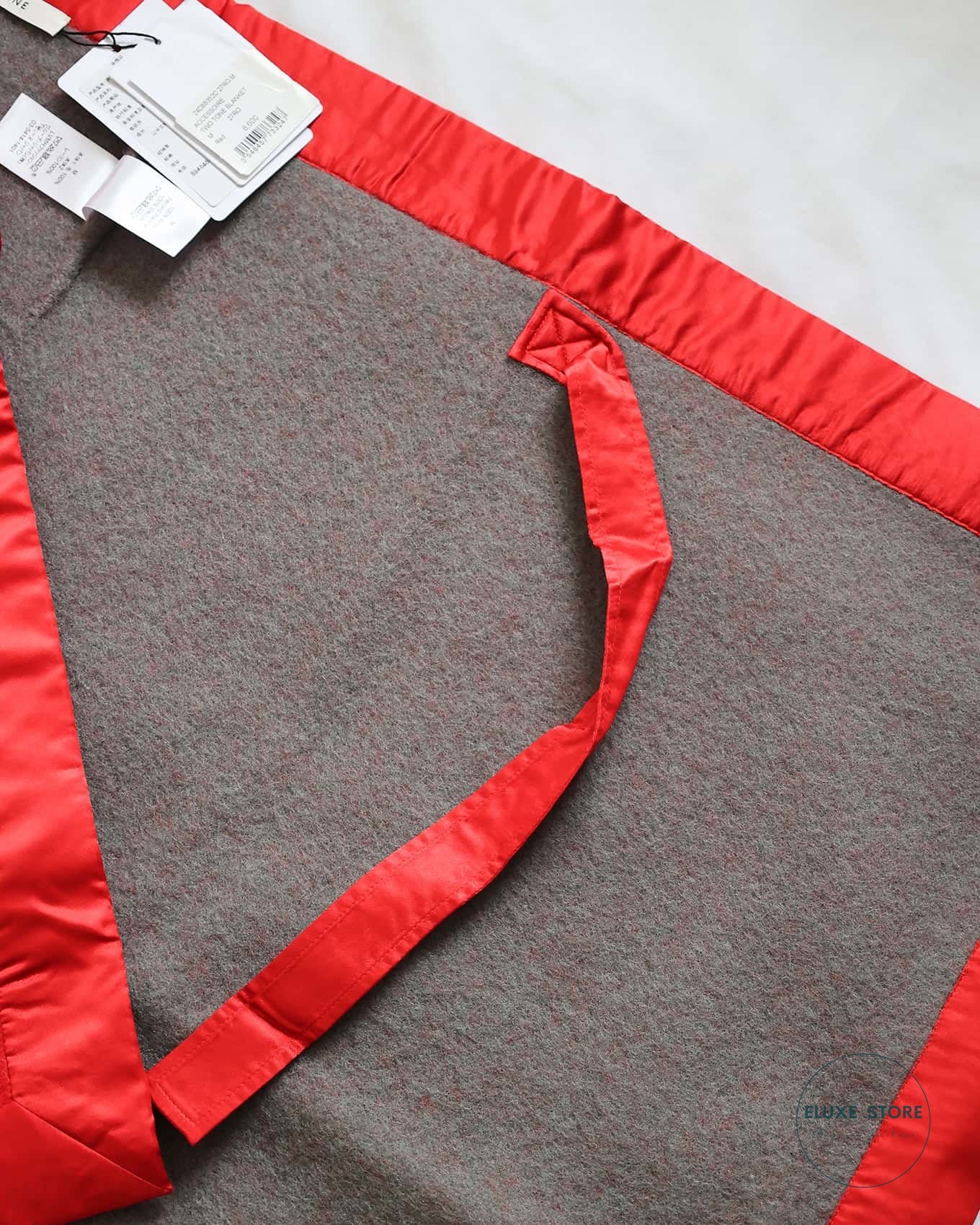 Old Céline by Phoebe Philo 2018 Red Wool Pocket Patch Cape | ELUXE STORE