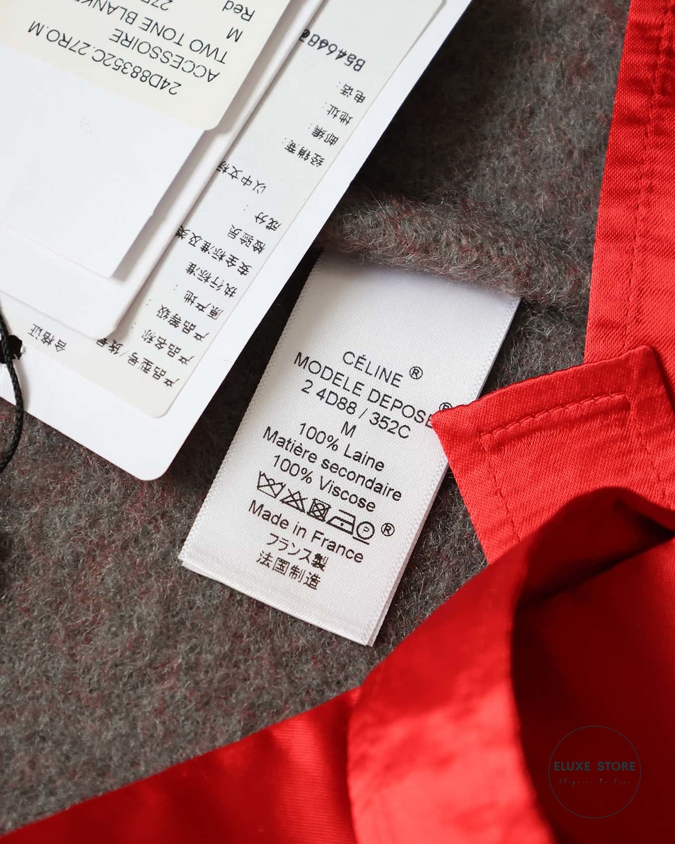 Old Céline by Phoebe Philo 2018 Red Wool Pocket Patch Cape  | 2 4D88 / 352C | ELUXE STORE