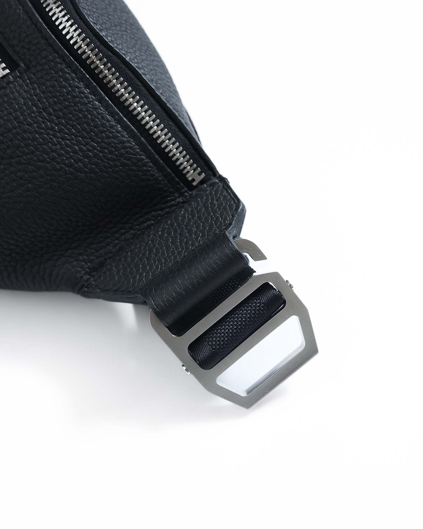 Hardware detail Hermès Cityslide PM Black Togo brushed palladium