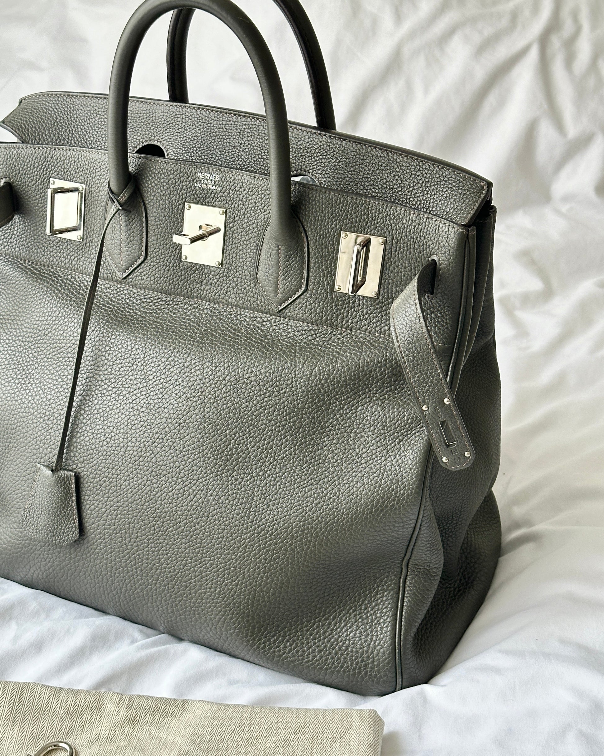 Hermès HAC Haut à Courroies 40 Khaki Green Togo 2012 | ELUXE STORE | Shop pre-loved Hermes