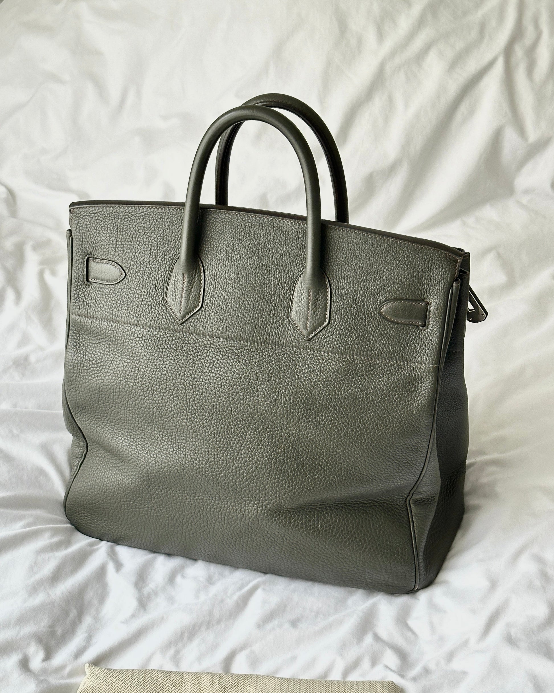 Hermès HAC Haut à Courroies 40 Khaki Green Togo 2012 | ELUXE STORE | Shop pre-loved Hermes