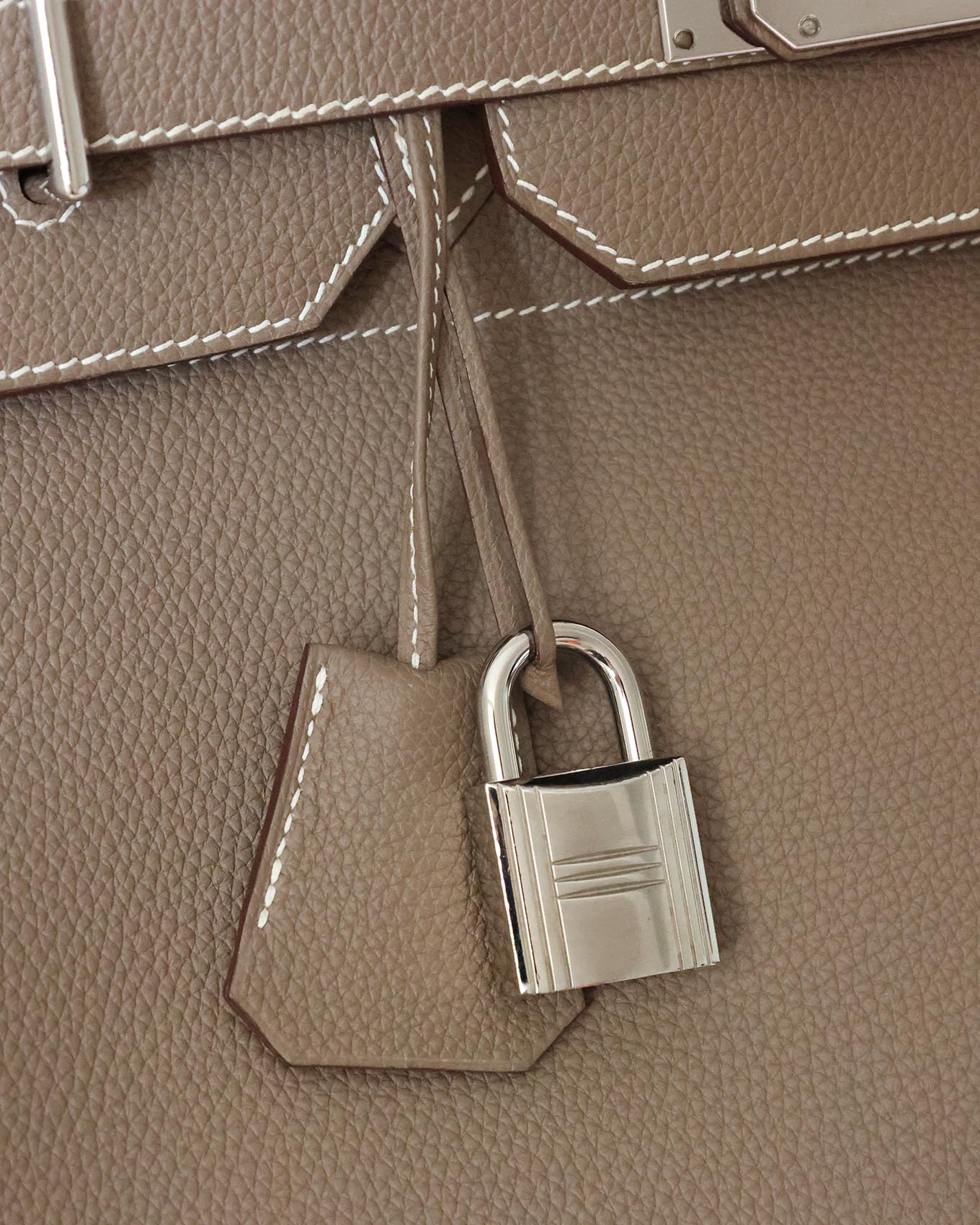Hermès HAC 40 palladium turn-lock and hardware detail