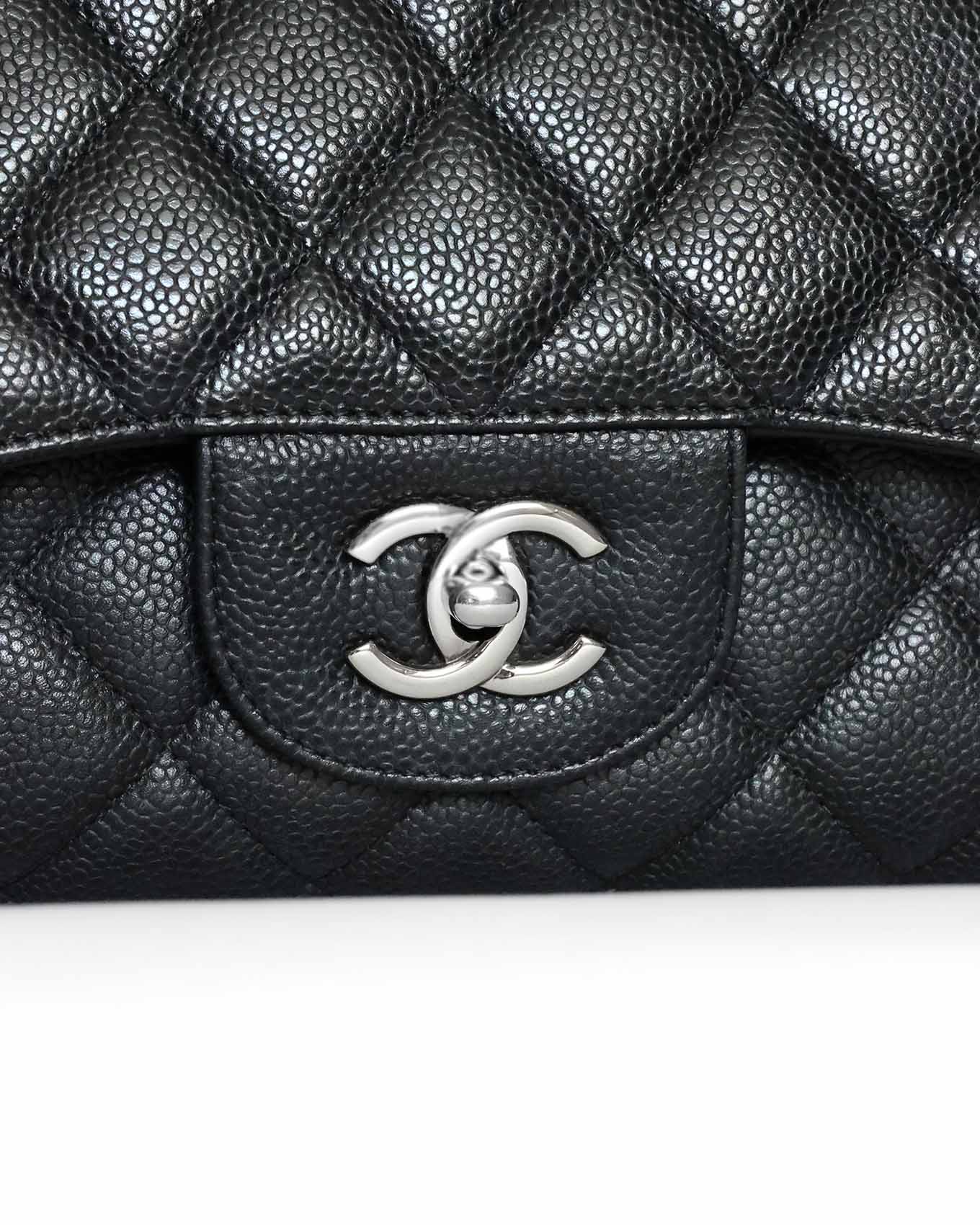 Chanel Maxi Flap Bag Black Caviar Calfskin Leather Classic Black Flap Bag Ladies CC Turn Lock Detail