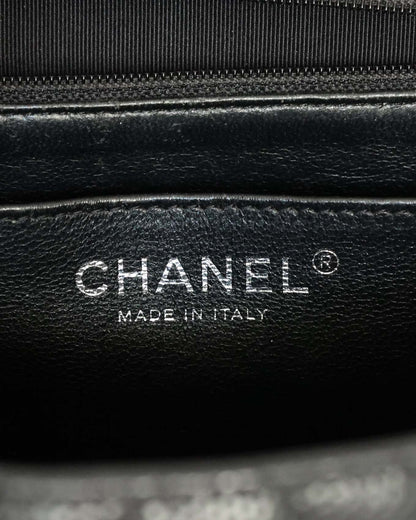 Chanel Black Caviar Maxi Single Flap Bag (circa 2010)