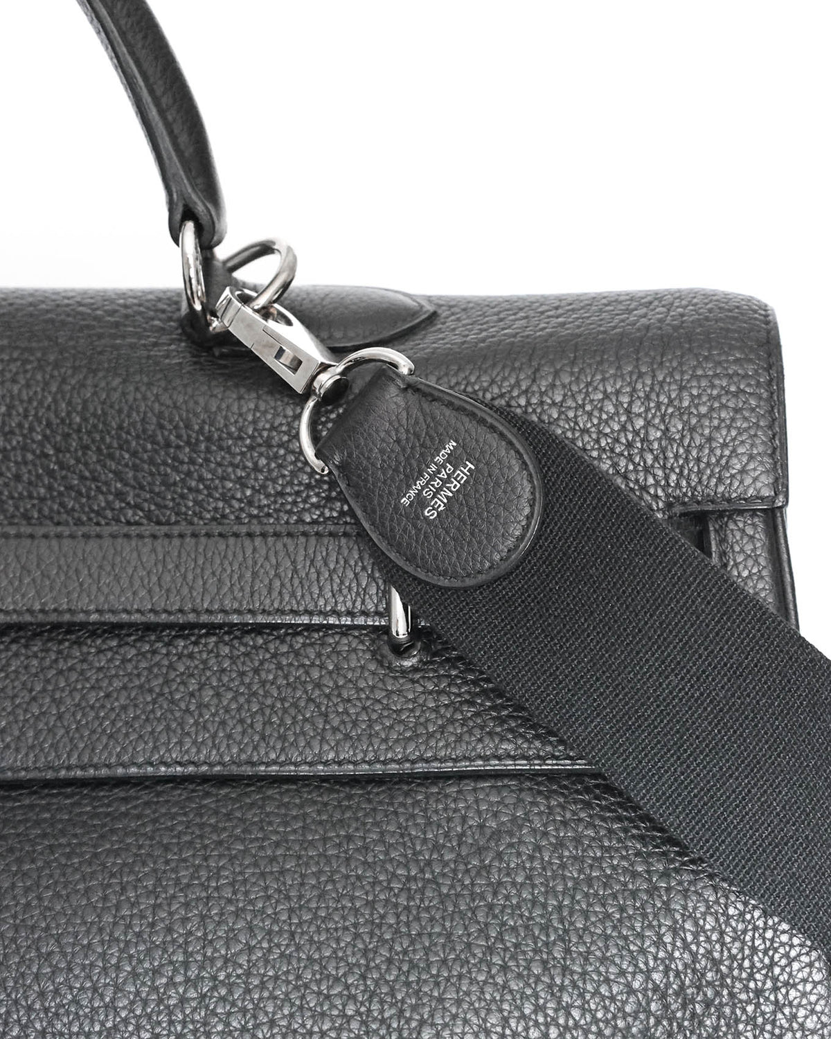 Hermès Kelly 50 Voyage Black Togo 2009 - clochette and shoulder strap detail - image 8